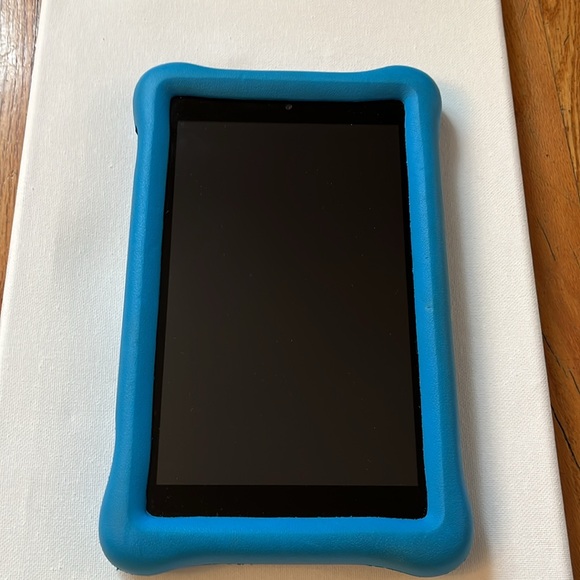 Fire HD 8 kids edition tablet 8 inch HD display 32 GB with case & charger ￼ - Picture 4 of 4